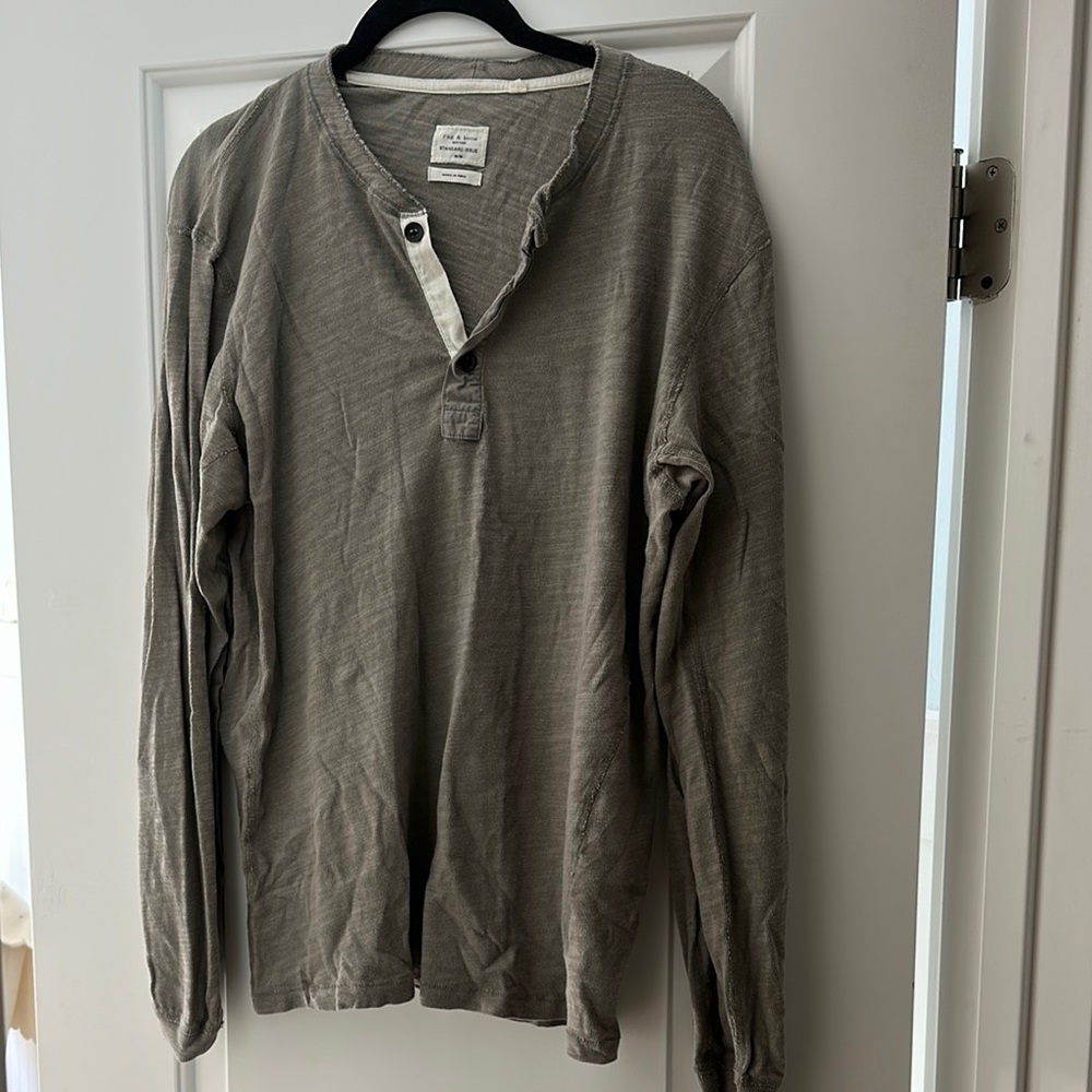 Men’s Rag & Bone Gray Long Sleeve Henley Shirt, size M